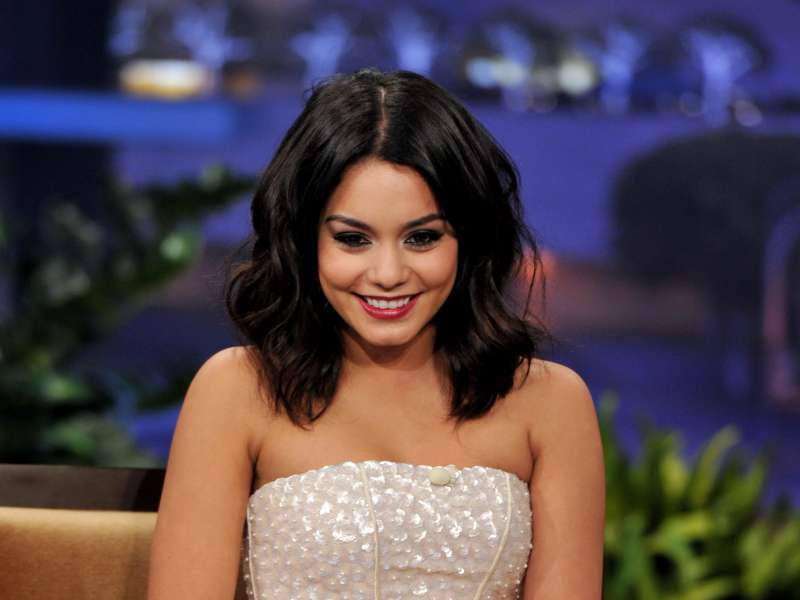 Vanessa Hudgens At Tonight Show With Jay Leno Wallpaper