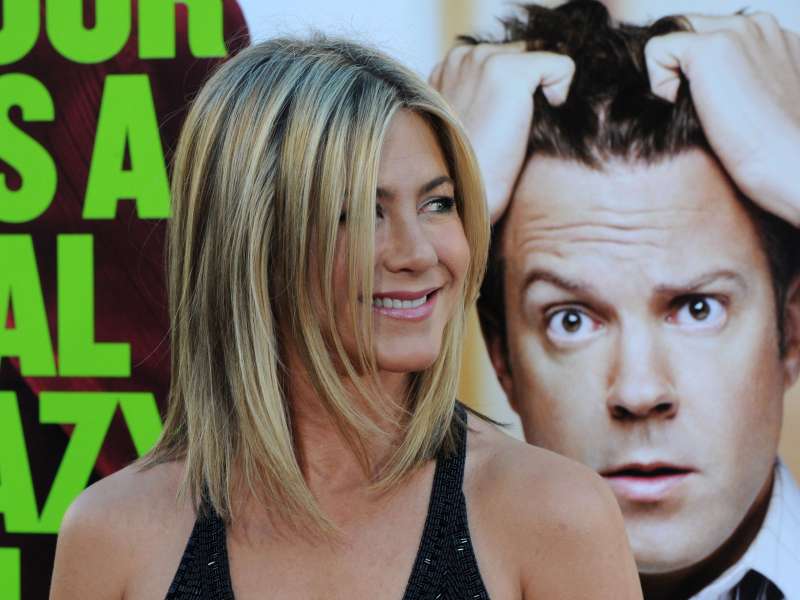 Jennifer Aniston At Horrible Bosses Premiere In Hollywood Wallpaper