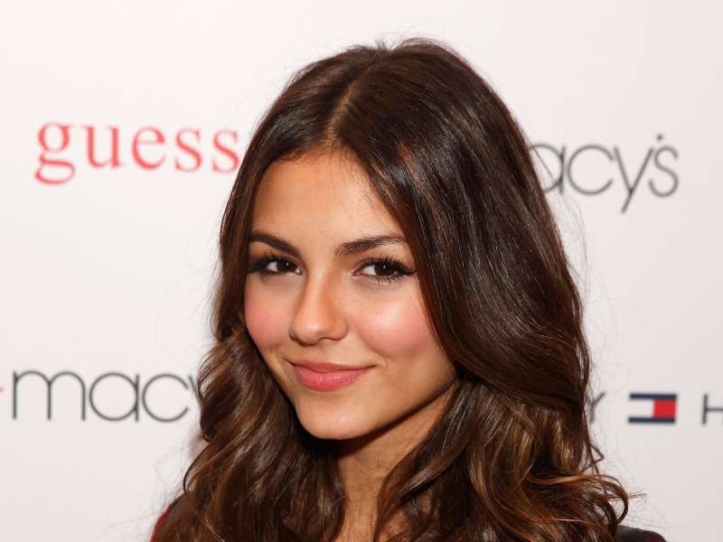 2 Victoria Justice Wallpaper