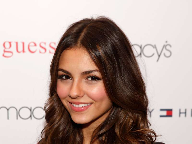 2 Victoria Justice Wallpaper