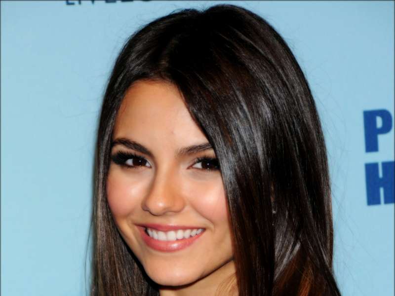 2 Victoria Justice Wallpaper