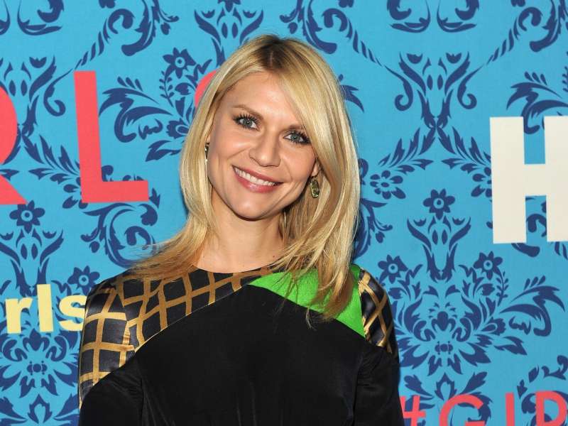 Claire Danes At Premiere Of Girls In New York City Wallpaper