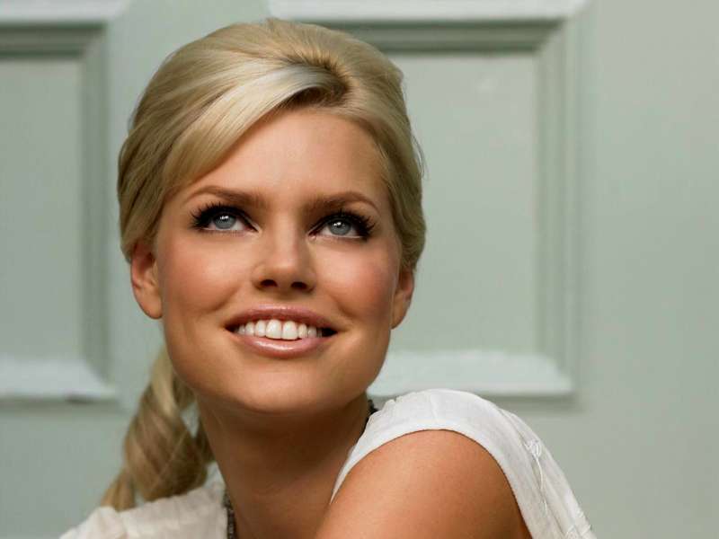 Sophie Monk Wallpaper