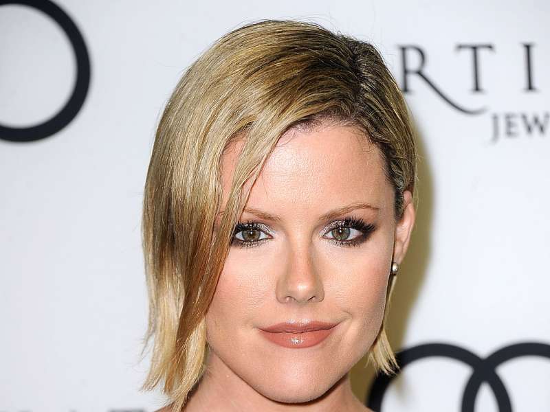 Kathleen Robertson Wallpaper