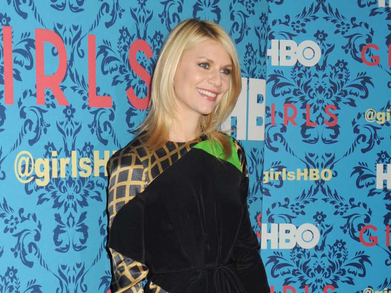 Claire Danes At Premiere Of Girls In New York City Wallpaper