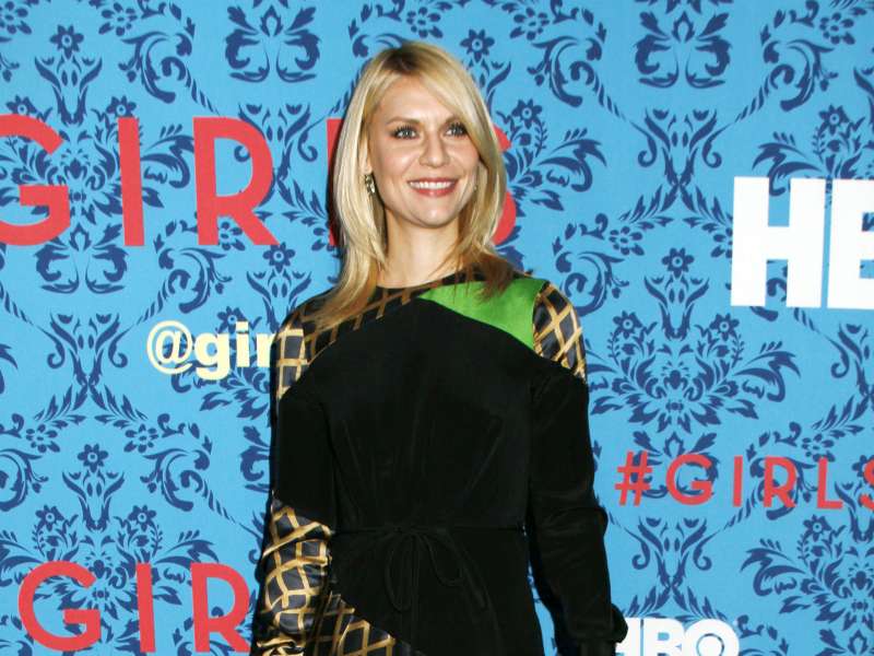 Claire Danes At Premiere Of Girls In New York City Wallpaper