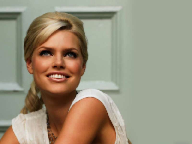 Sophie Monk Wallpaper