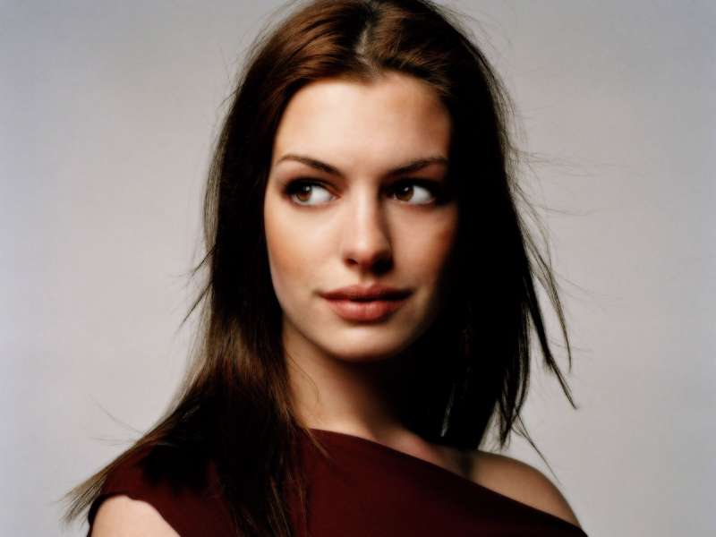 Anne Hathaway Wallpaper