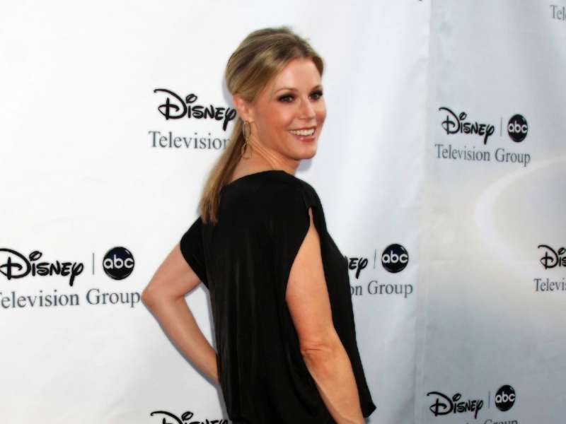 Julie Bowen Wallpaper