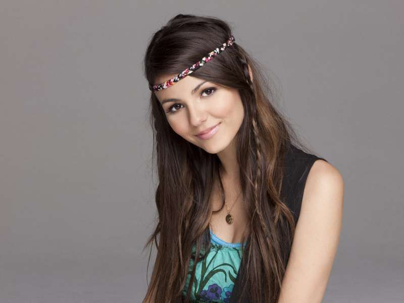 Victoria Justice Wallpaper