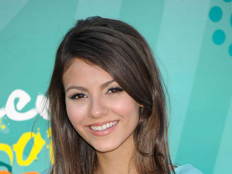 Victoria Justice Wallpaper