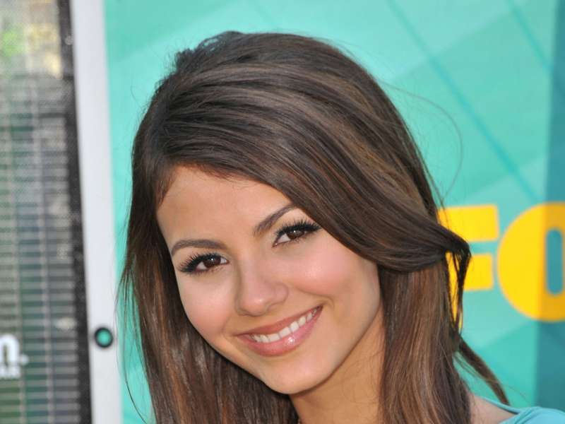 Victoria Justice Wallpaper