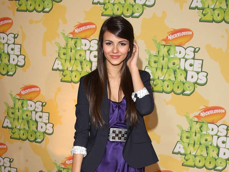 Victoria Justice Wallpaper