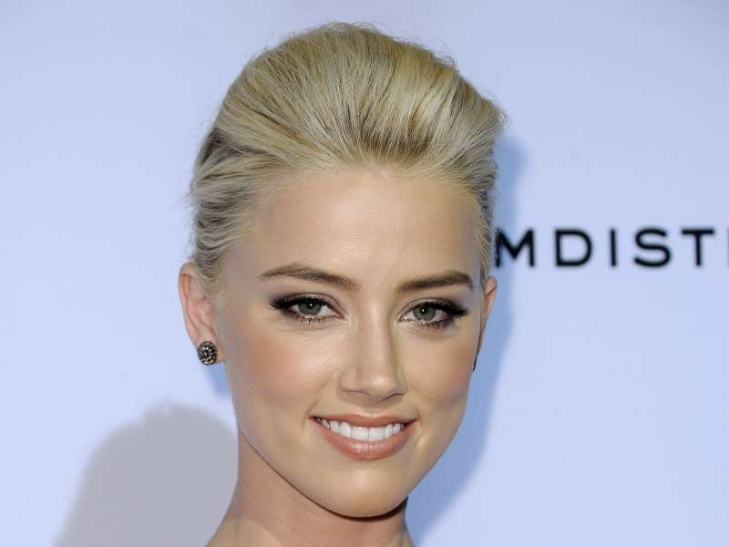 Amber Heard The Rum Diary Premiere Wallpaper