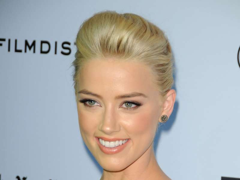 Amber Heard The Rum Diary Premiere Wallpaper