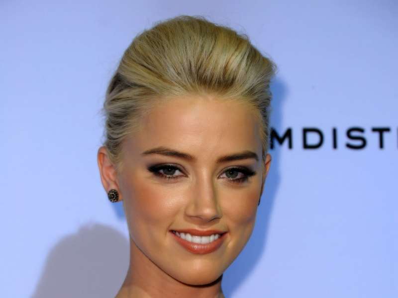 Amber Heard The Rum Diary Premiere Wallpaper