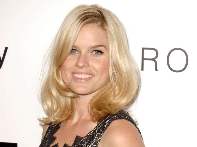 Alice Eve Wallpaper