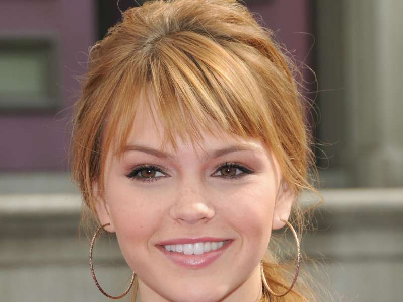 Aimee Teegarden At Paramount Studios Wallpaper