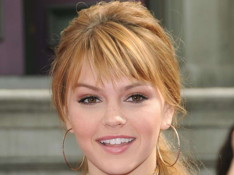 Aimee Teegarden At Paramount Studios Wallpaper