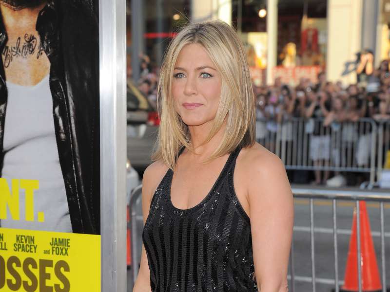 Jennifer Aniston At Horrible Bosses Premiere In Hollywood Wallpaper