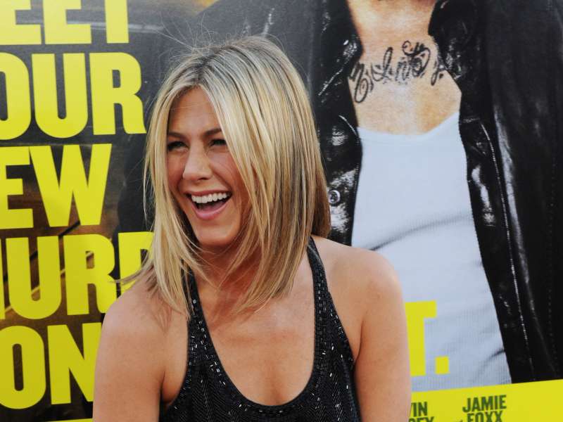 Jennifer Aniston At Horrible Bosses Premiere In Hollywood Wallpaper