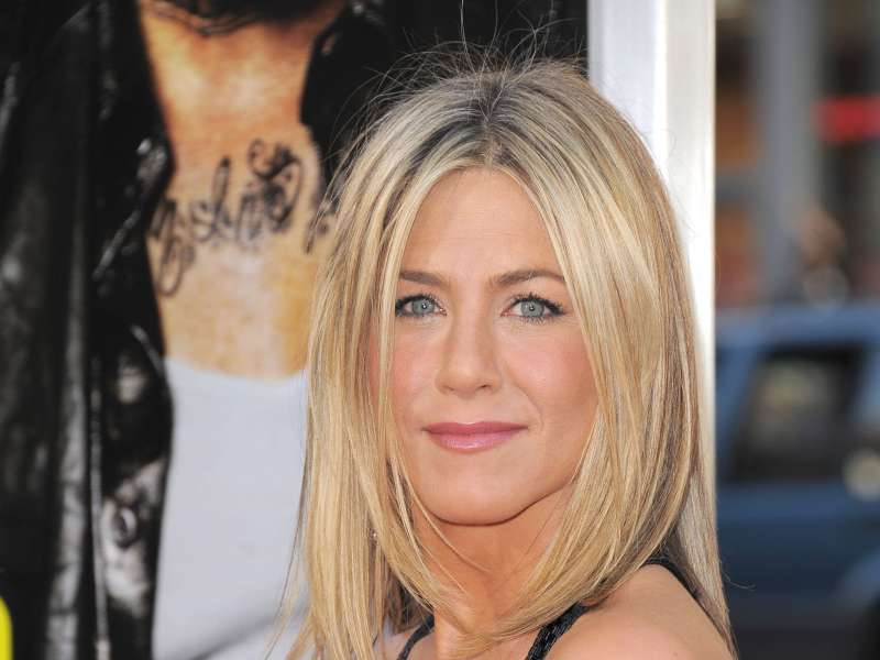 Jennifer Aniston At Horrible Bosses Premiere In Hollywood Wallpaper