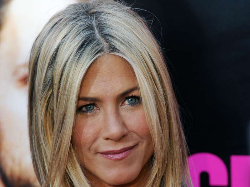 Jennifer Aniston At Horrible Bosses Premiere In Hollywood Wallpaper