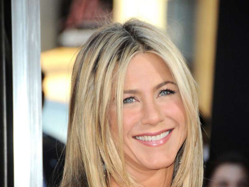 Jennifer Aniston At Horrible Bosses Premiere In Hollywood Wallpaper