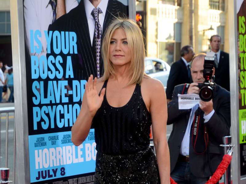 Jennifer Aniston At Horrible Bosses Premiere In Hollywood Wallpaper