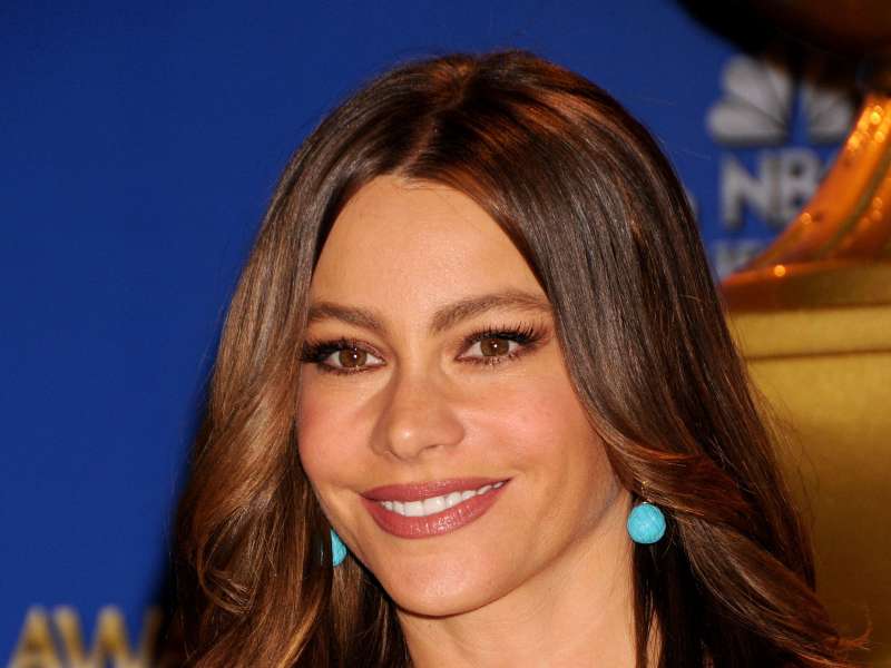 Sofia Vergara At Golden Globe Awards Wallpaper