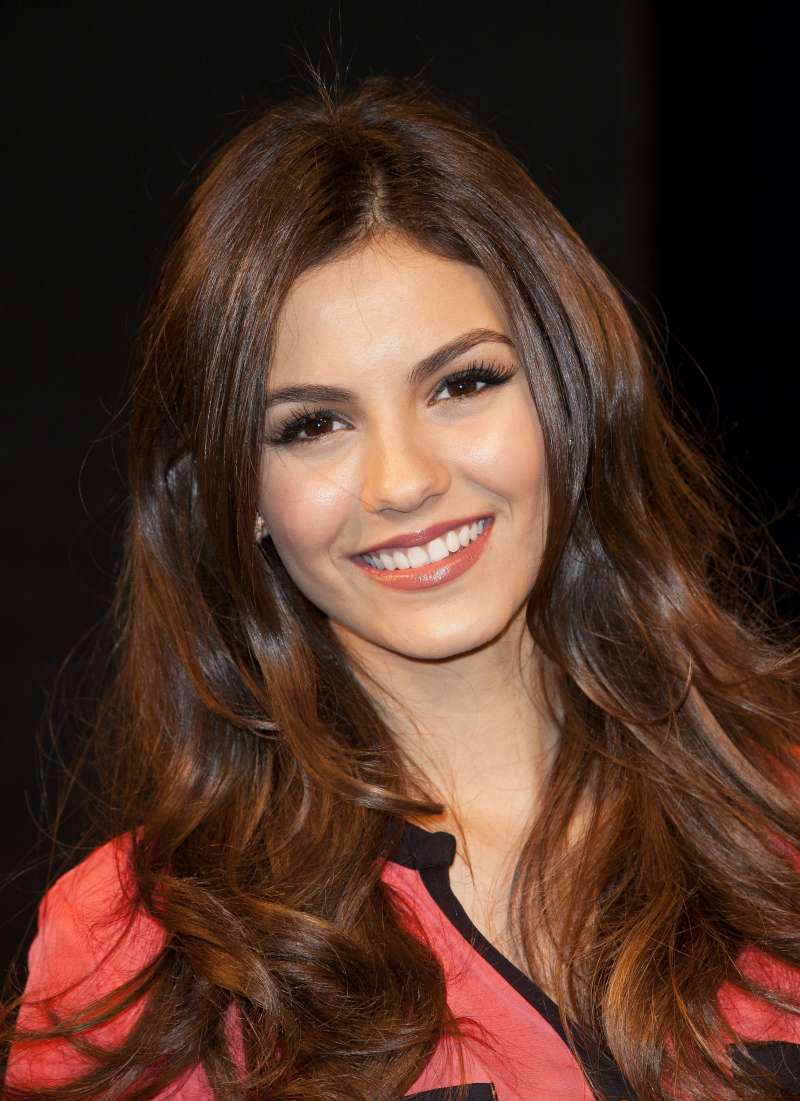 Victoria Justice In London Wallpaper