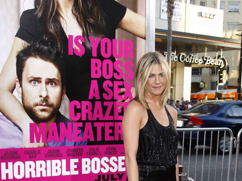 Jennifer Aniston At Horrible Bosses Premiere In Hollywood Wallpaper