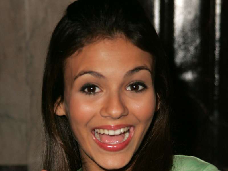 Victoria Justice Wallpaper